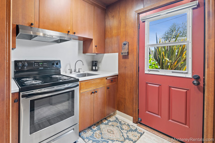 Guest Cottage Kitchenette