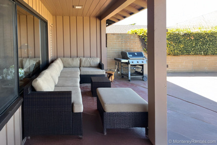 Back patio w/bbq