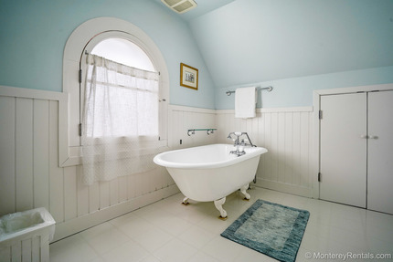 Upper Bathroom
